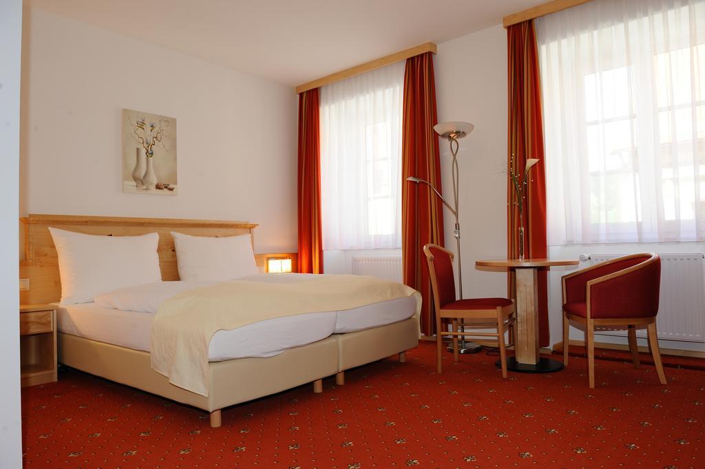 Hotel-Gasthof-Fleischerei - Zur Alten Post Schwanberg Phòng bức ảnh