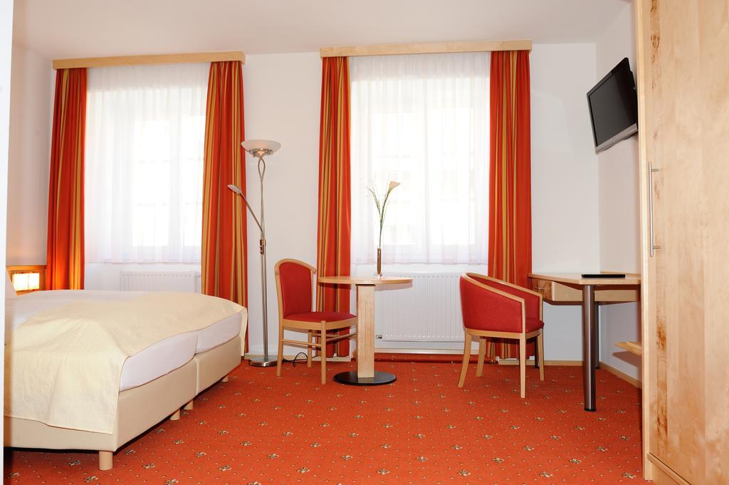 Hotel-Gasthof-Fleischerei - Zur Alten Post Schwanberg Phòng bức ảnh