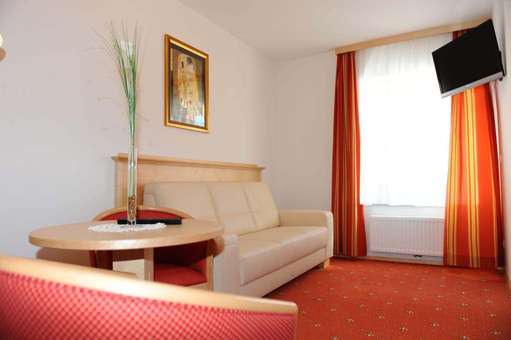 Hotel-Gasthof-Fleischerei - Zur Alten Post Schwanberg Ngoại thất bức ảnh